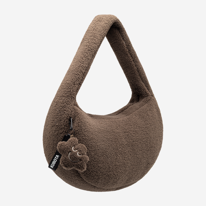 KUBOTA TORBA Z POLARU CUSHY Z BRELOKIEM COMFY CLUB BRĄZOWA