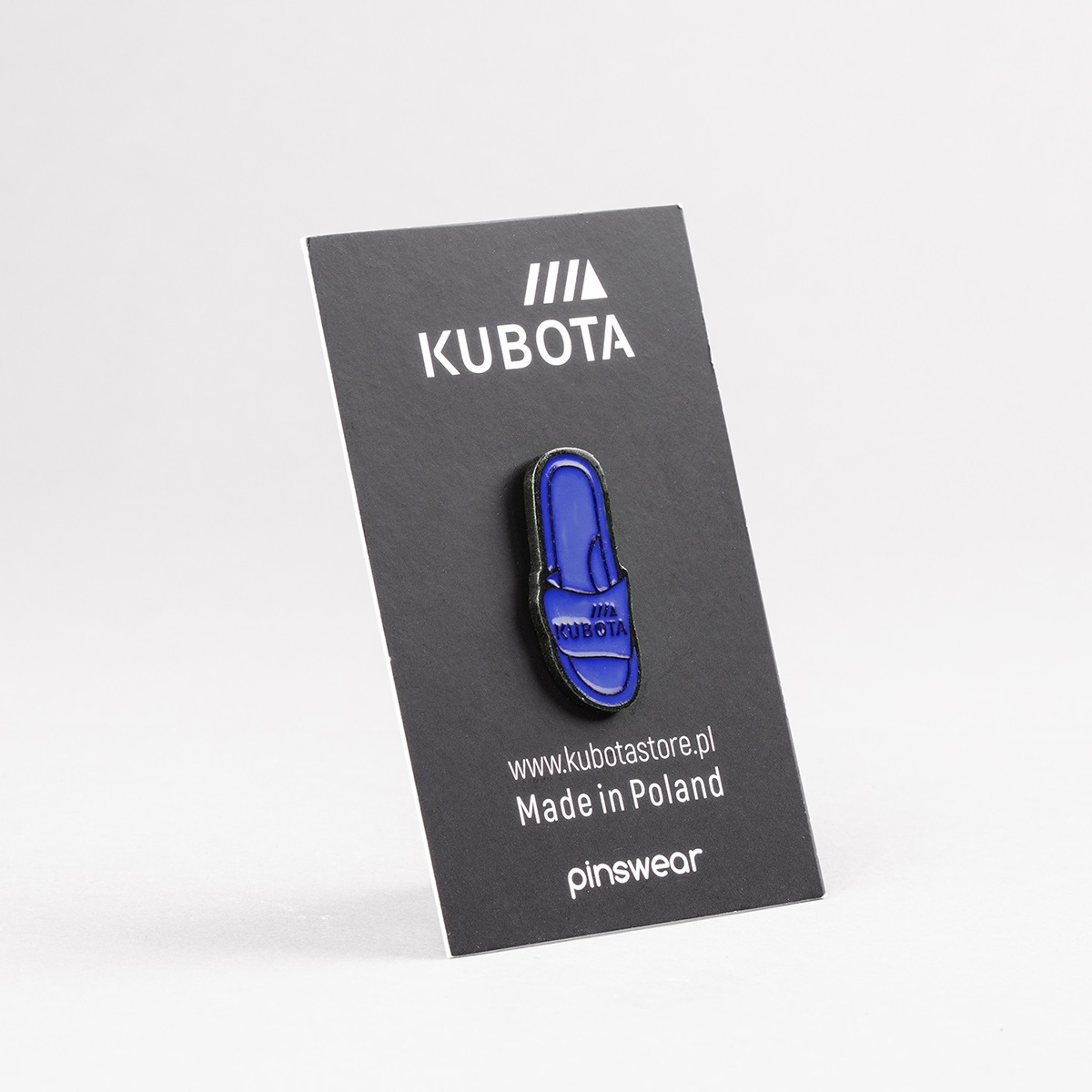 PRZYPINKA KUBOTA KLAPEK GRANAT
