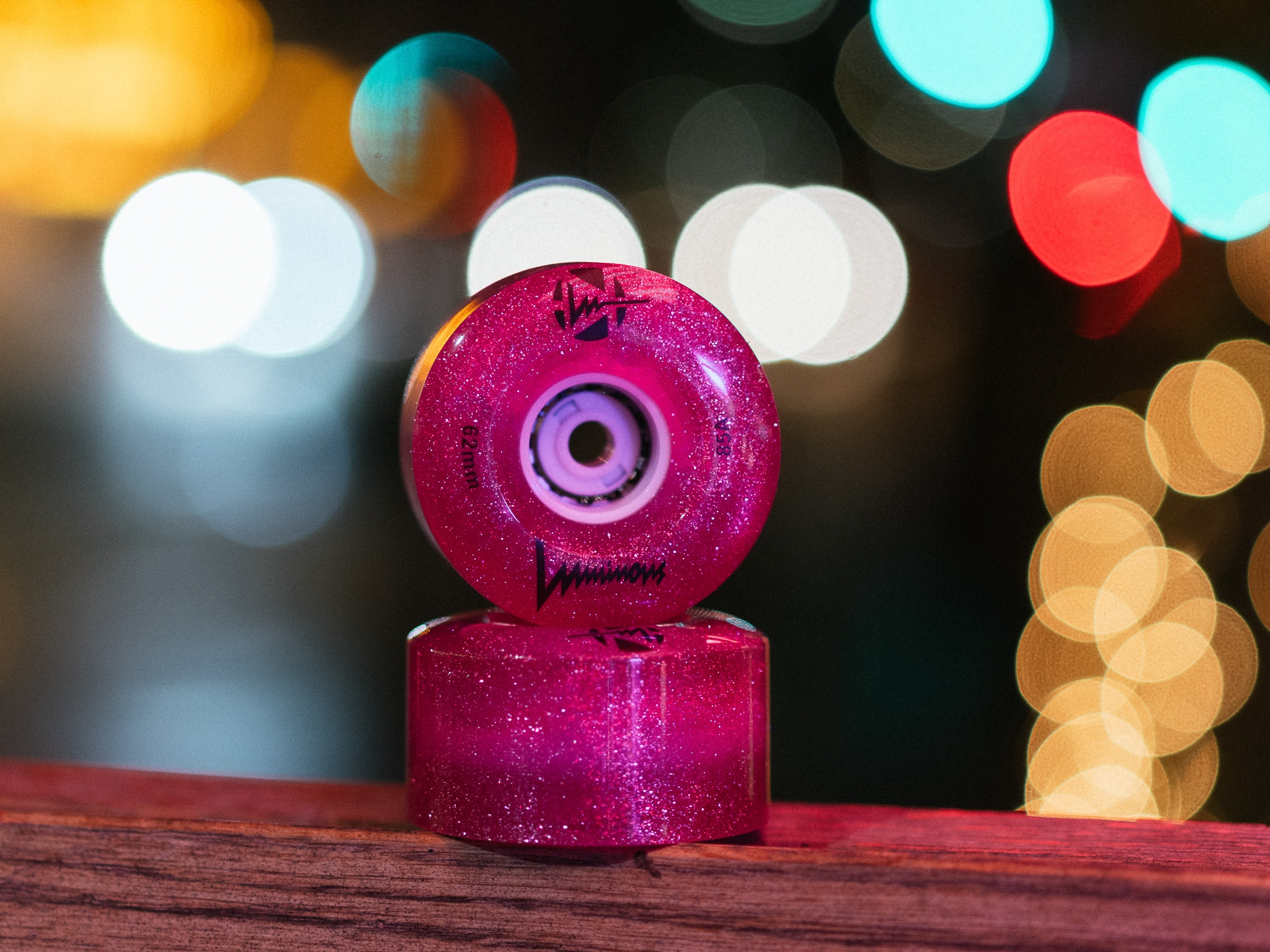 KOŁA LUMINOUS QUAD ŚWIECĄCE DO WROTEK GLITTER PINK 62 MM / 85A X1