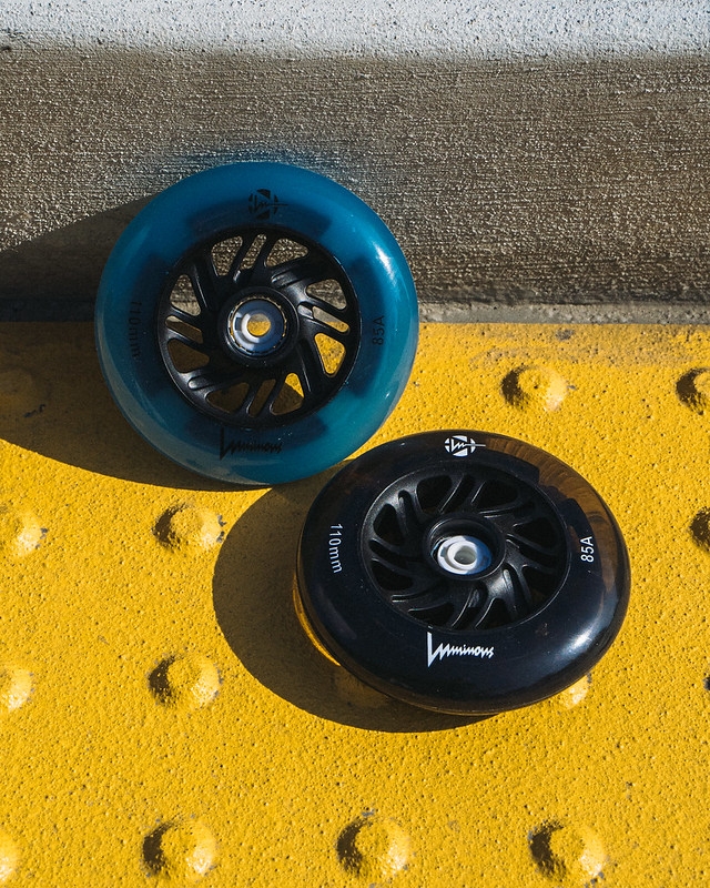 ROLKI FR SKATES SL SEVEN GREY/BLUE 230 LUMINOUS