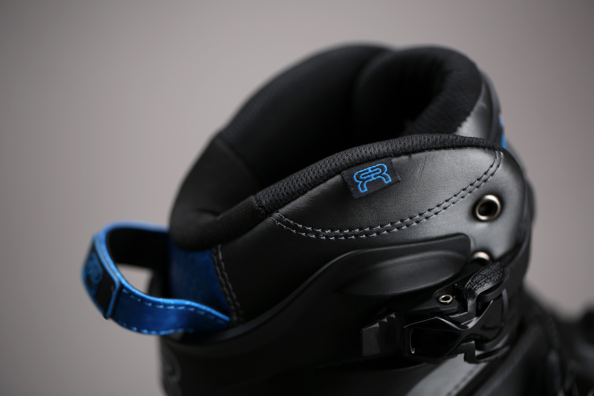 ROLKI FR SKATES SL SEVEN GREY/BLUE 90/72
