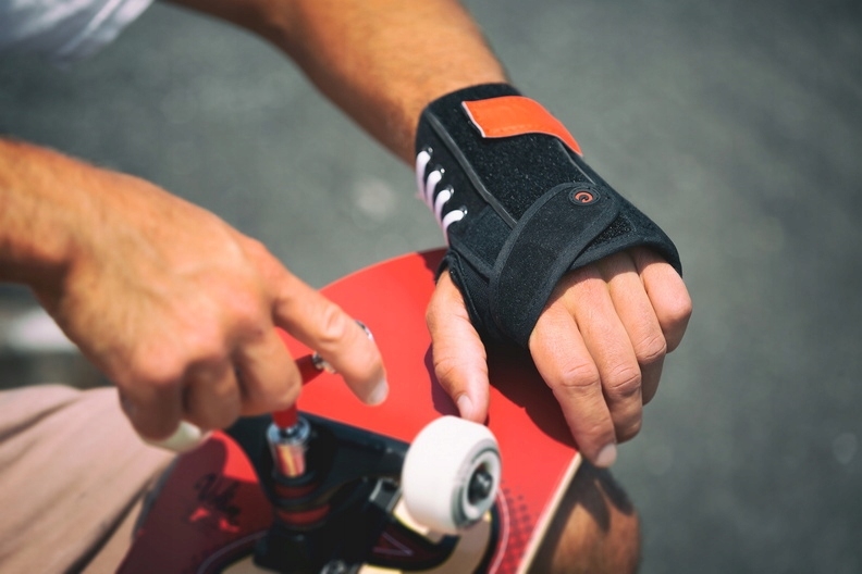 OCHRANIACZE ENNUI ALLROUND WRISTGUARD NA NADGARSTKI