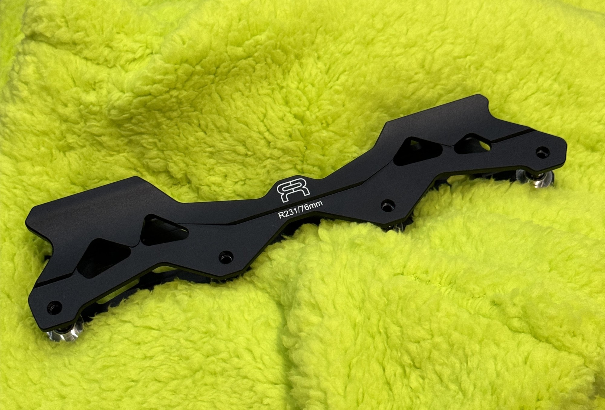 PŁOZY FR SKATES 4D FRAME 231MM ROCKERED BLACK 4X76