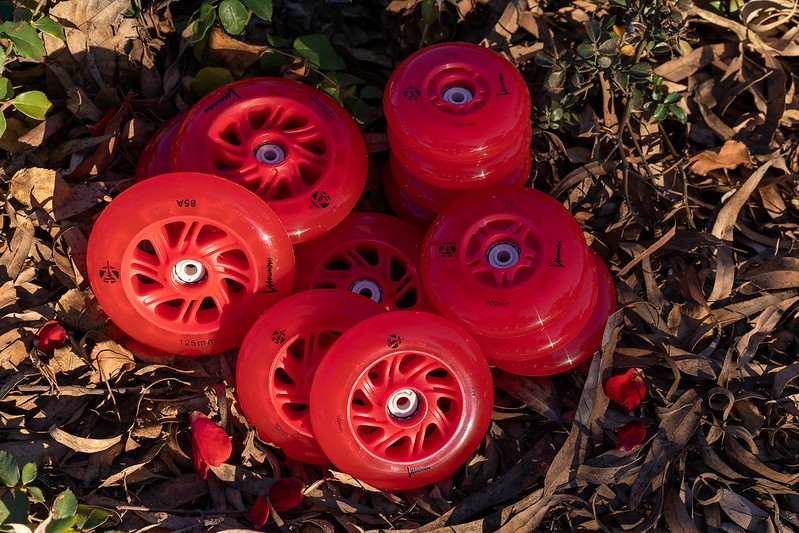 KOŁA LUMINOUS RED / RED 110MM / 85A X1