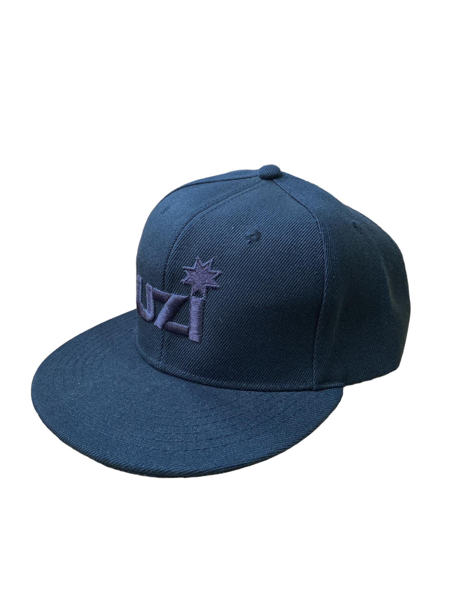 CZAPKA Z DASZKIEM UZI CAP SNAP BACK 