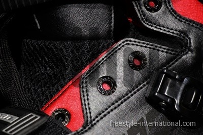 ROLKI FREESTYLE YJS CARBON BLACK/RED 